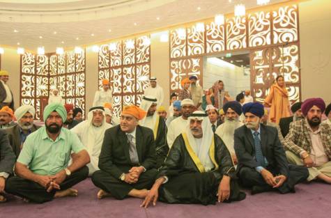 Shaikh Nahyan visits Sikh gurudwara in Dubai
